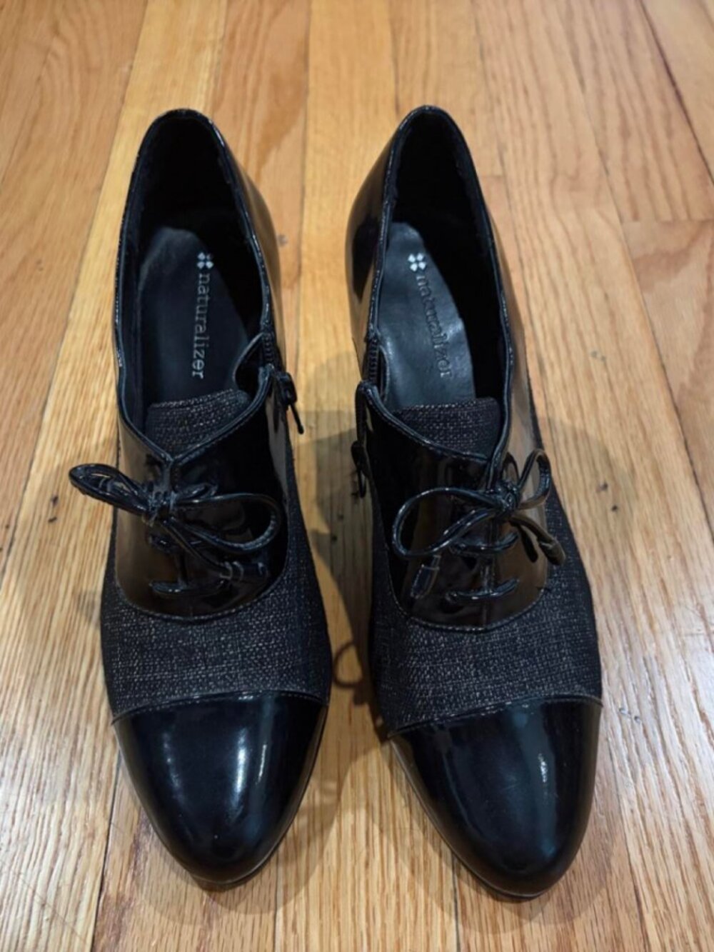 Naturalizer Women's Black Courts